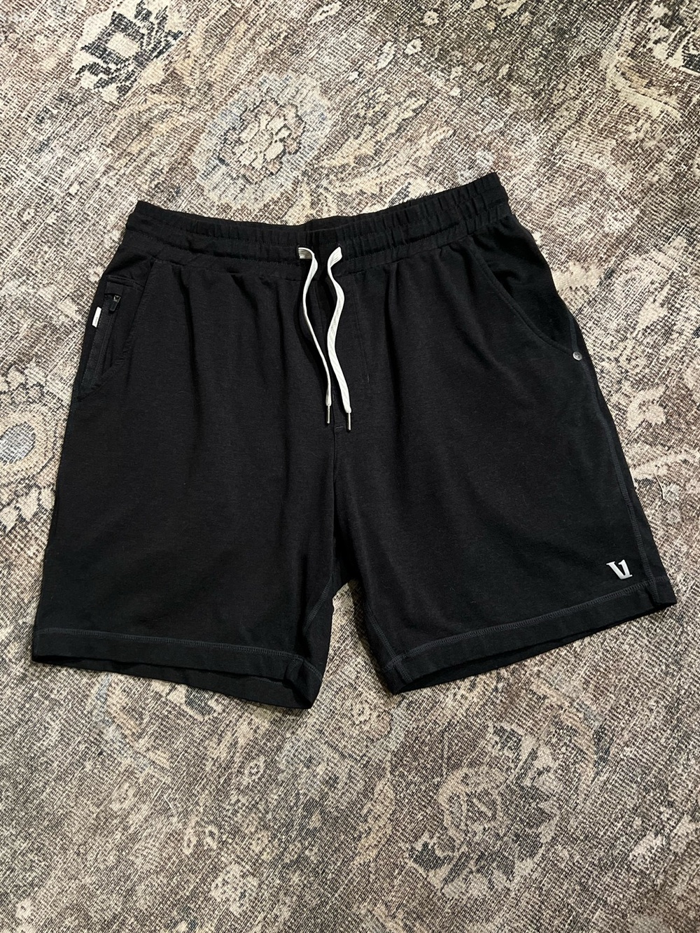 Vuori Men's Ponto Performance Shorts in Black Medium